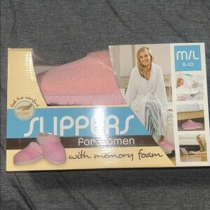 New🩷Memory Foam Slippers in Baby Pink for Women Sz M-L (8-10) never worn/opened